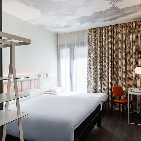 Ibis Lyon Est Meyzieu Hotel Ngoại thất bức ảnh