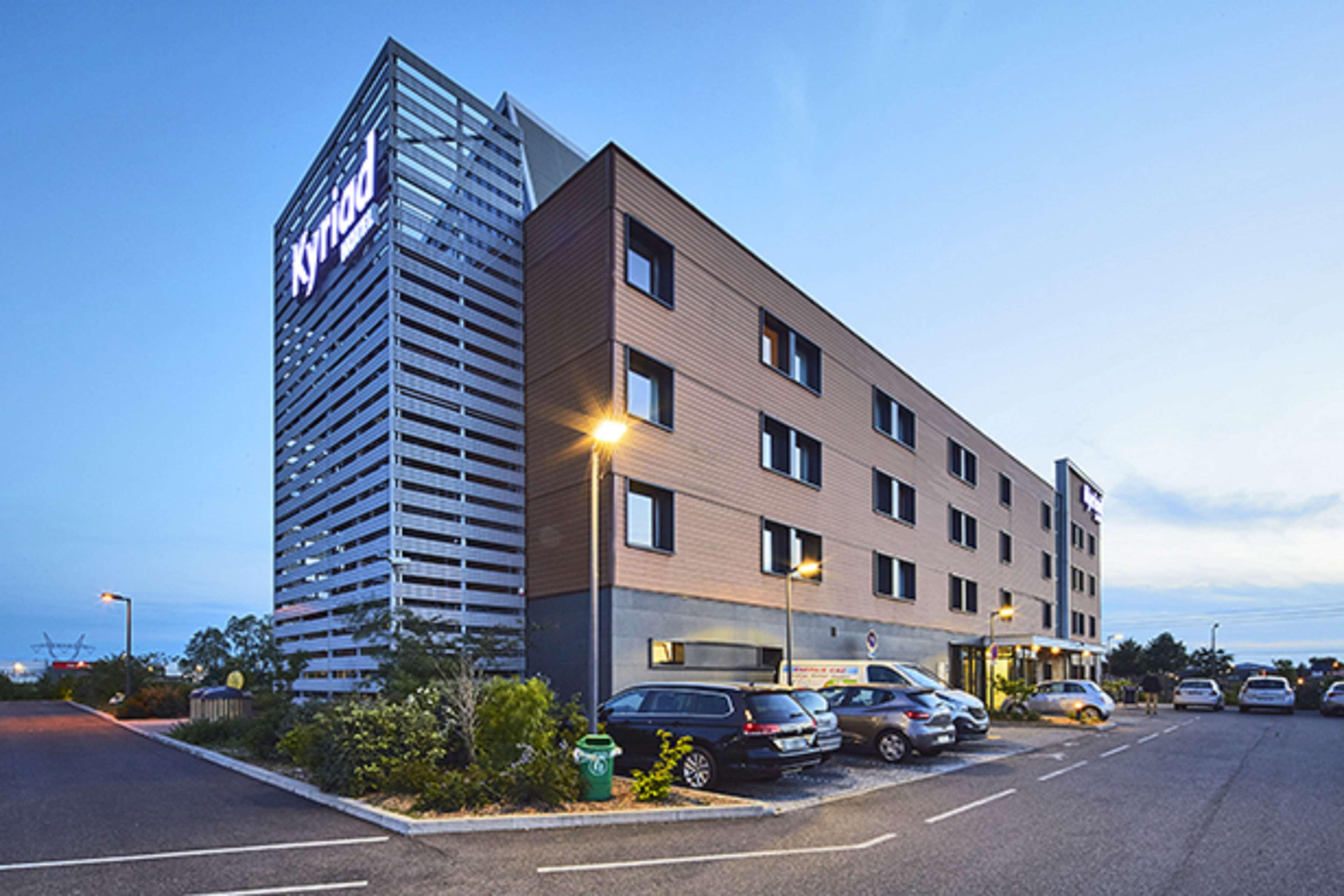 Ibis Lyon Est Meyzieu Hotel Ngoại thất bức ảnh
