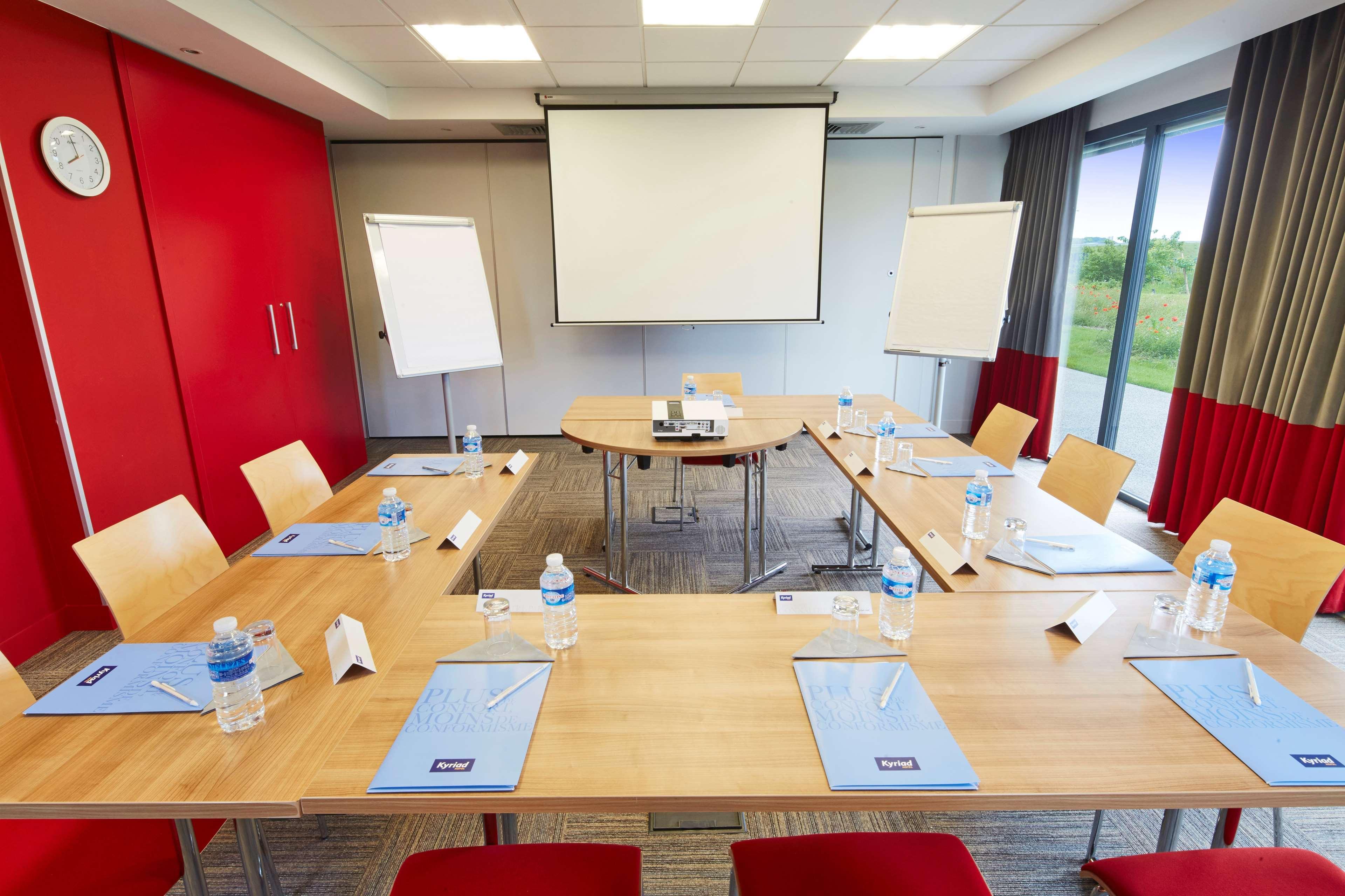 Ibis Lyon Est Meyzieu Hotel Ngoại thất bức ảnh