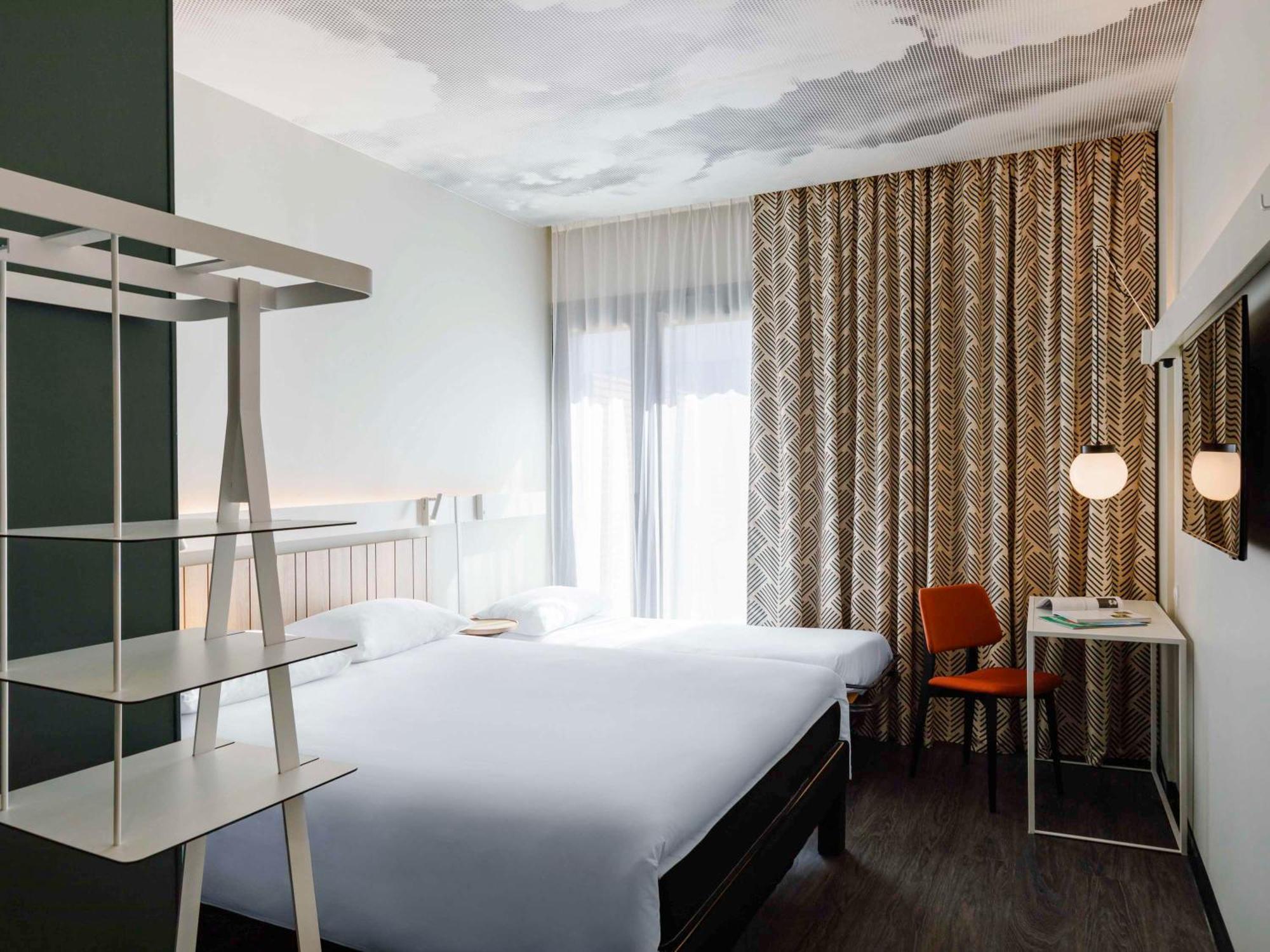Ibis Lyon Est Meyzieu Hotel Ngoại thất bức ảnh